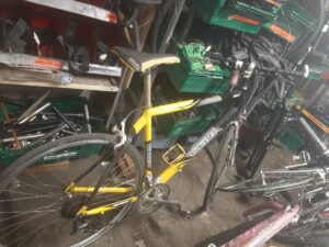 [A retaper] Vélo léger aluminium Orbea jaune et noir