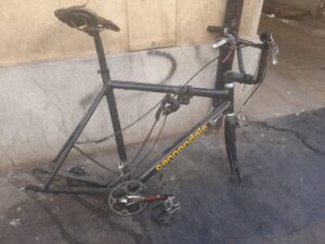 [A retaper] Vélo course carbone Cannondale noir