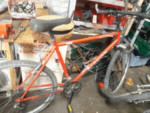 [à retaper] Vélo VTT Mercier rouge (47cm)
