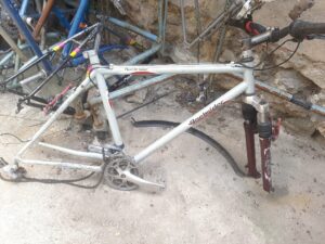 [à retaper] Vélo VTT rockrider gris