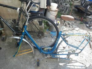 [à retaper] Vélo pliant bleu 20&Prime;
